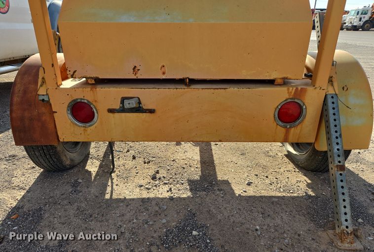 image for item DW8653 Amida ODLSE15LA arrow board trailer