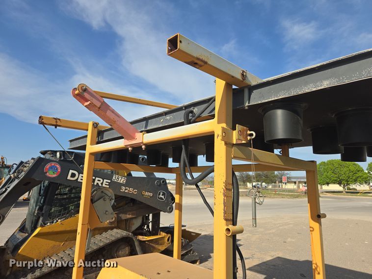 image for item DW8653 Amida ODLSE15LA arrow board trailer