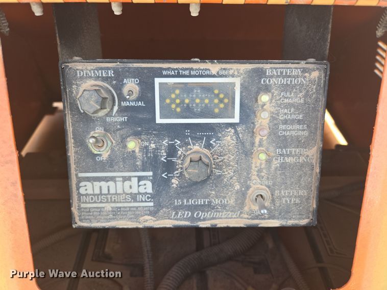 image for item DW8653 Amida ODLSE15LA arrow board trailer