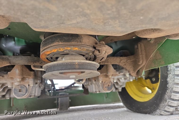 image for item DW8654 2015 John Deere Z950R ZTR lawn mower