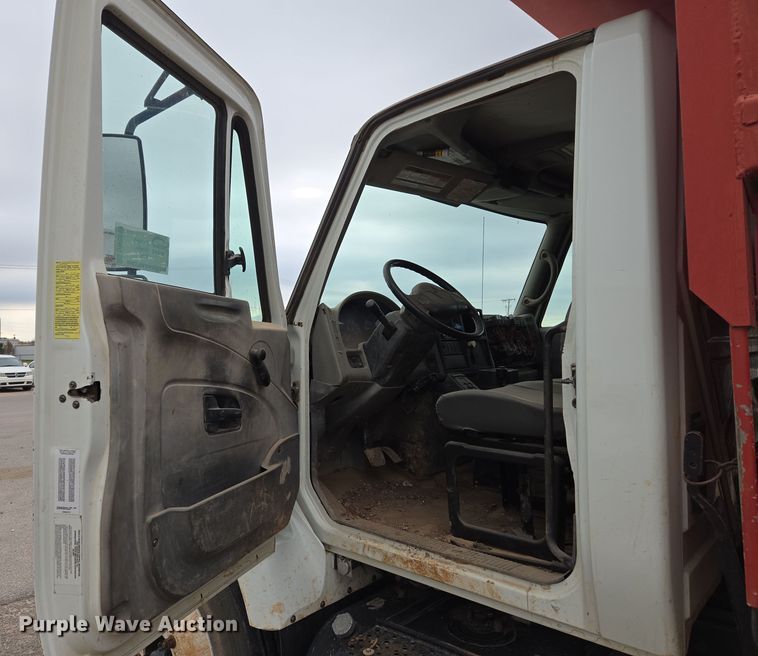 image for item DW8659 2008 International 7400 dump truck