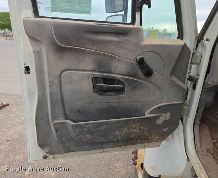 image for item DW8659 2008 International 7400 dump truck