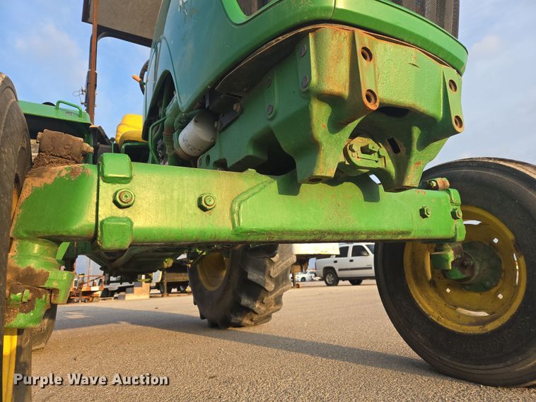 image for item DW8664 2011 John Deere 5075E tractor