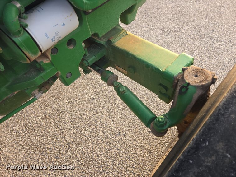 image for item DW8664 2011 John Deere 5075E tractor