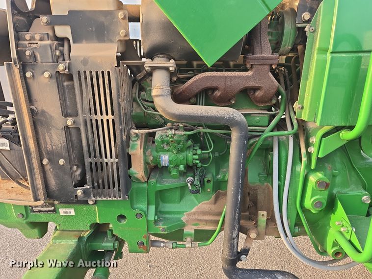 image for item DW8664 2011 John Deere 5075E tractor