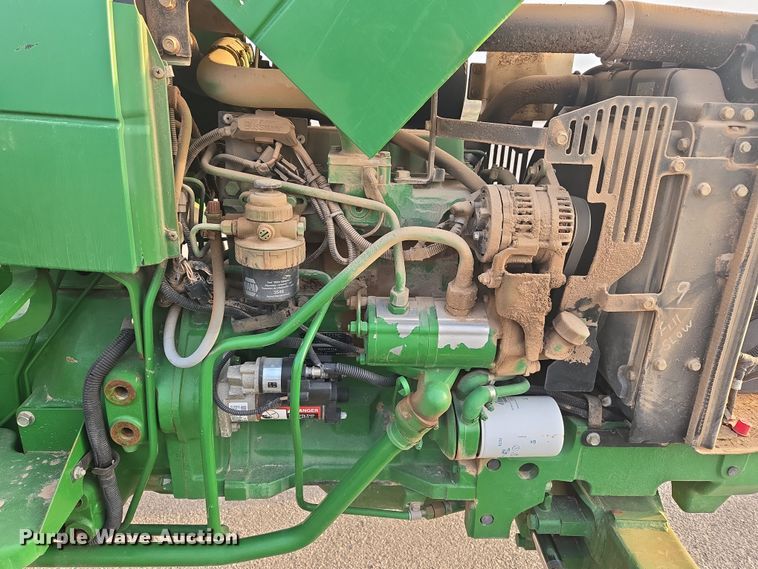 image for item DW8664 2011 John Deere 5075E tractor