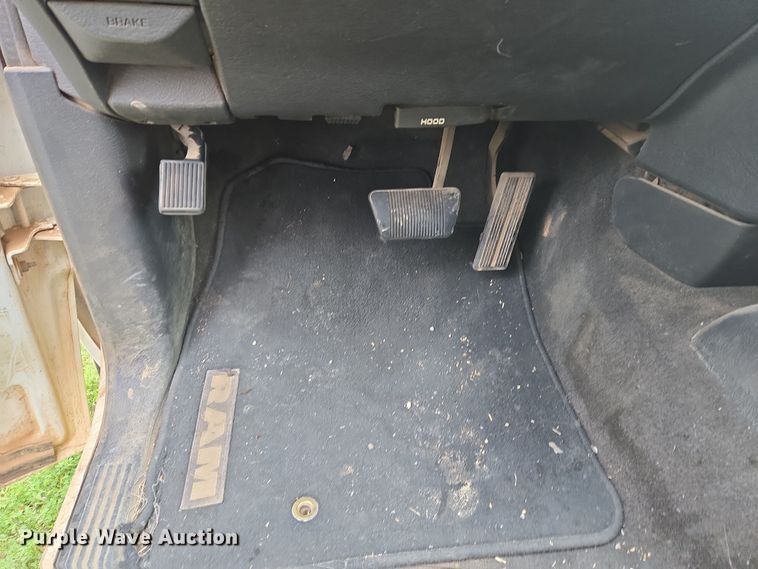 image for item DW8666 2002 Dodge Ram 1500 Quad Cab pickup truck