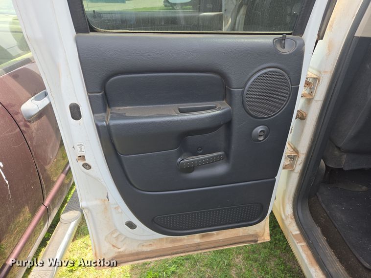 image for item DW8666 2002 Dodge Ram 1500 Quad Cab pickup truck