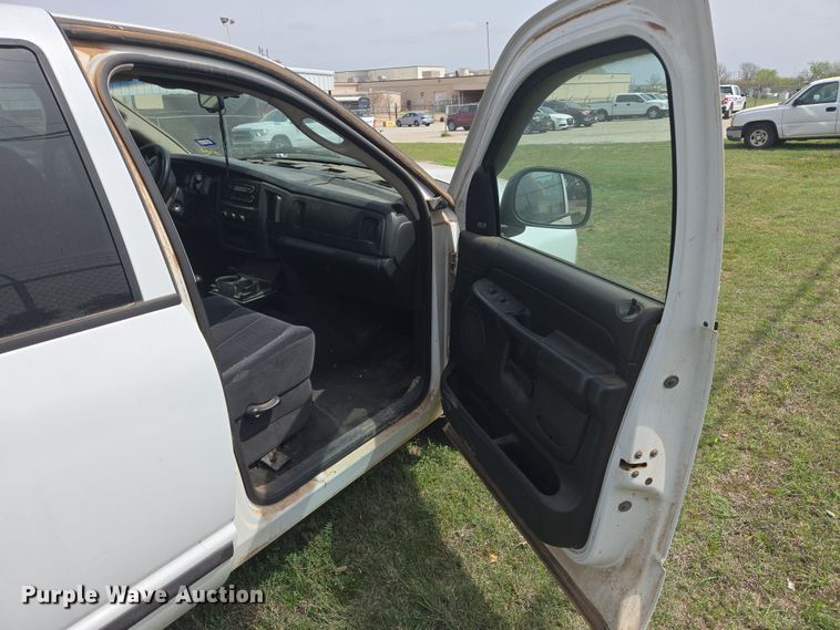 image for item DW8666 2002 Dodge Ram 1500 Quad Cab pickup truck