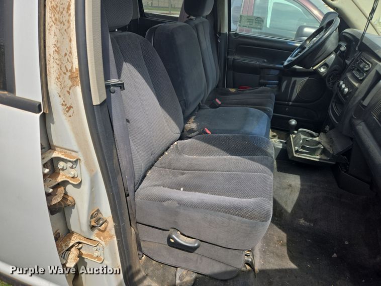 image for item DW8666 2002 Dodge Ram 1500 Quad Cab pickup truck