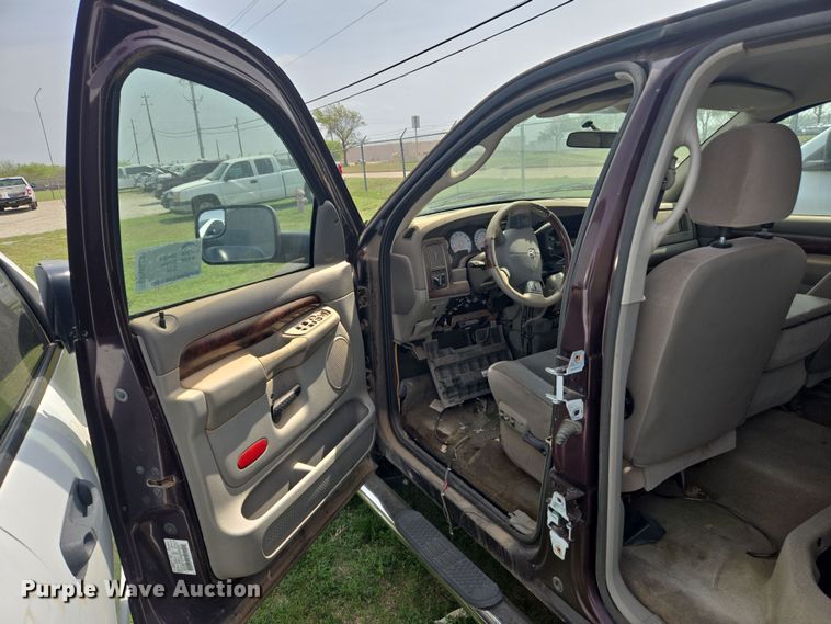 image for item DW8667 2004 Dodge Ram 1500 Quad Cab pickup truck