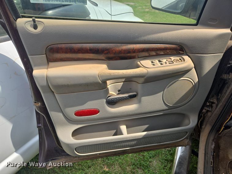 image for item DW8667 2004 Dodge Ram 1500 Quad Cab pickup truck