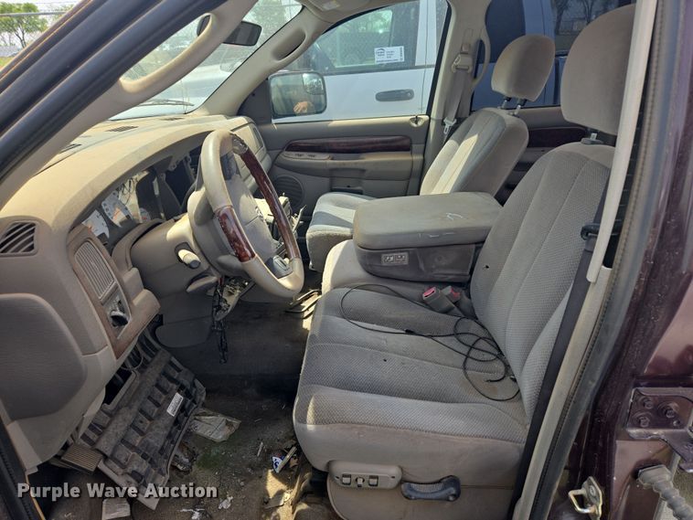 image for item DW8667 2004 Dodge Ram 1500 Quad Cab pickup truck