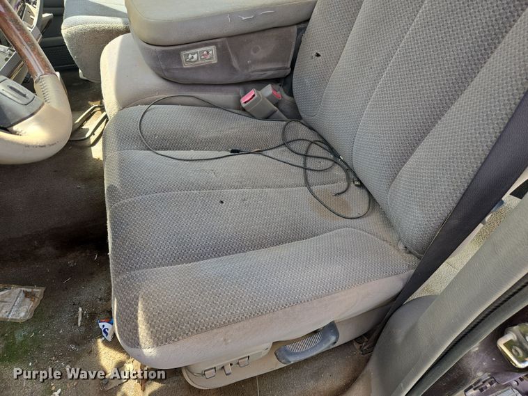 image for item DW8667 2004 Dodge Ram 1500 Quad Cab pickup truck