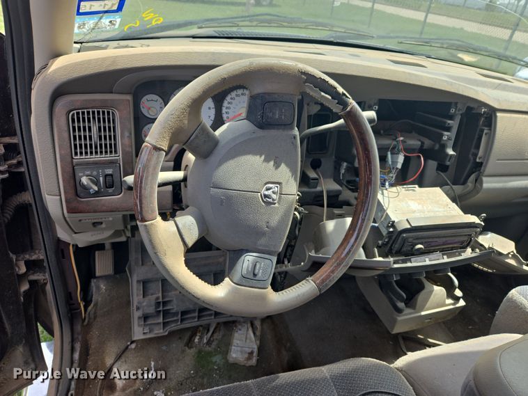 image for item DW8667 2004 Dodge Ram 1500 Quad Cab pickup truck