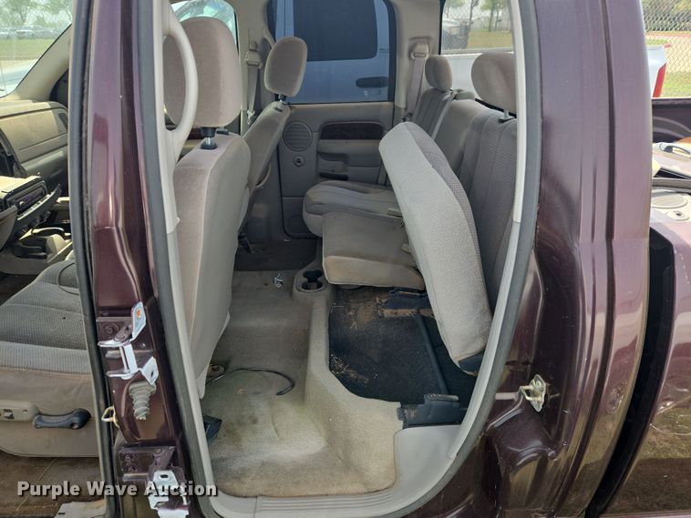 image for item DW8667 2004 Dodge Ram 1500 Quad Cab pickup truck