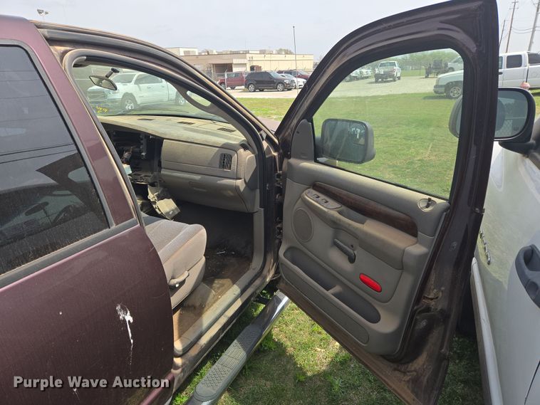 image for item DW8667 2004 Dodge Ram 1500 Quad Cab pickup truck