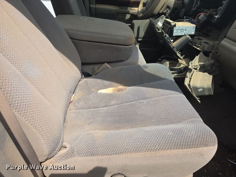 image for item DW8667 2004 Dodge Ram 1500 Quad Cab pickup truck