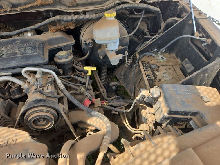 image for item DW8667 2004 Dodge Ram 1500 Quad Cab pickup truck