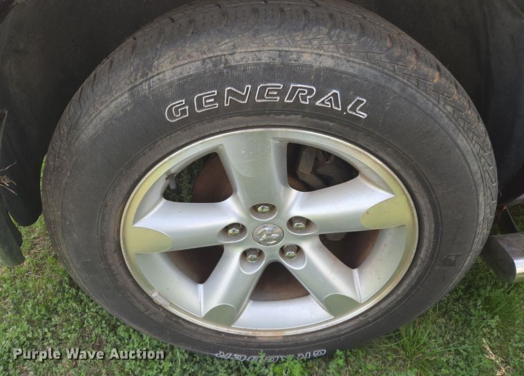 image for item DW8667 2004 Dodge Ram 1500 Quad Cab pickup truck