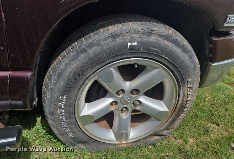 image for item DW8667 2004 Dodge Ram 1500 Quad Cab pickup truck