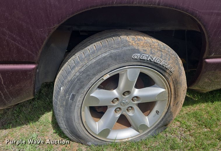 image for item DW8667 2004 Dodge Ram 1500 Quad Cab pickup truck