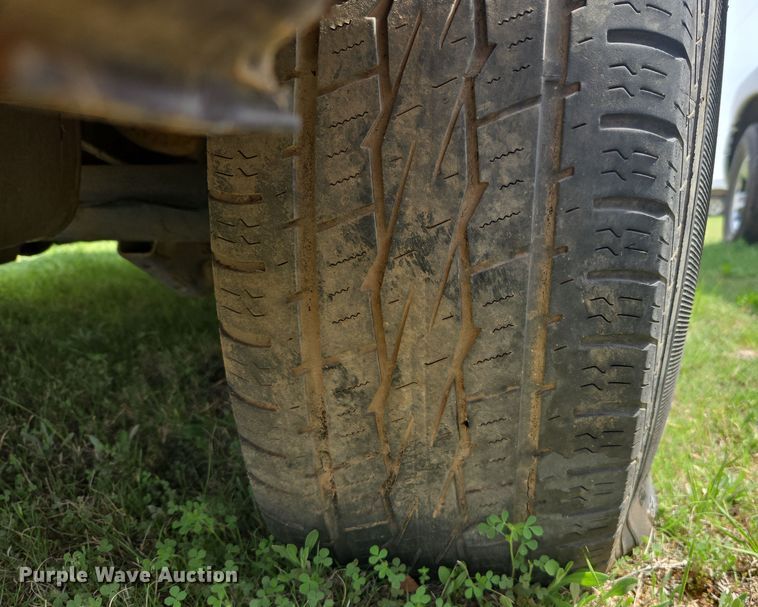 image for item DW8667 2004 Dodge Ram 1500 Quad Cab pickup truck