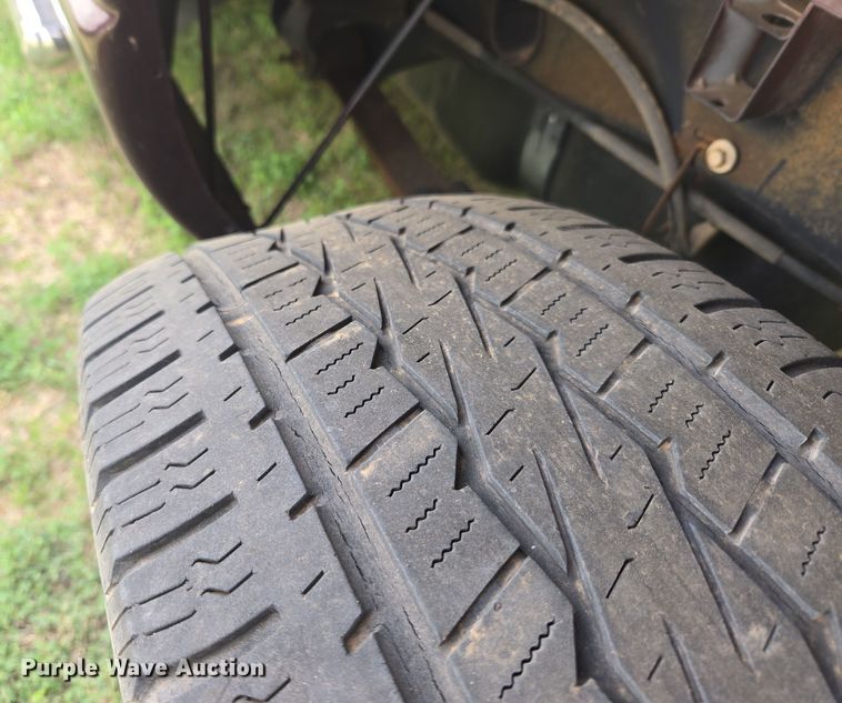 image for item DW8667 2004 Dodge Ram 1500 Quad Cab pickup truck