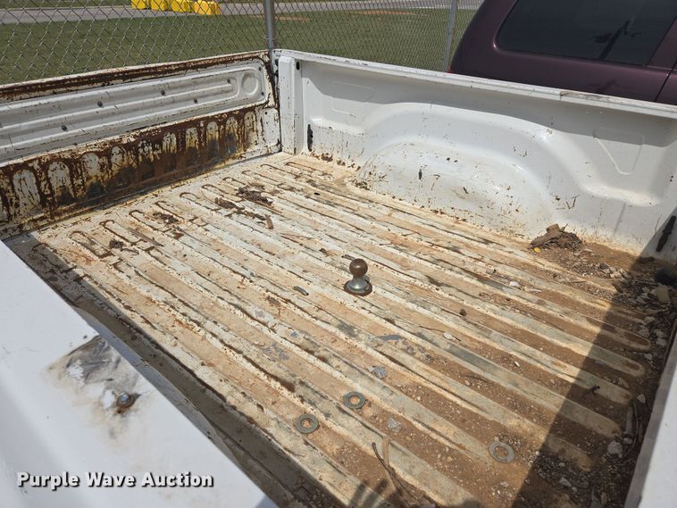 image for item DW8668 2004 Dodge Ram 2500 Quad Cab pickup truck