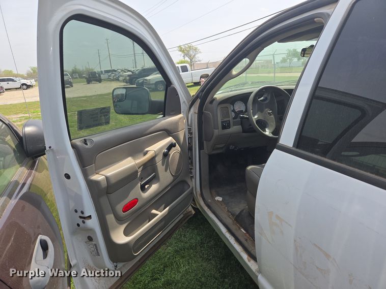 image for item DW8668 2004 Dodge Ram 2500 Quad Cab pickup truck