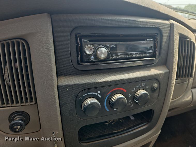 image for item DW8668 2004 Dodge Ram 2500 Quad Cab pickup truck