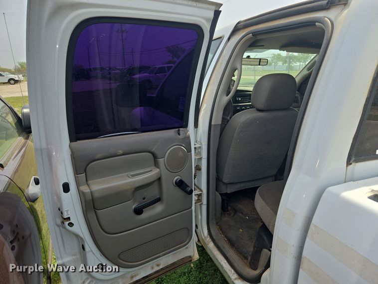 image for item DW8668 2004 Dodge Ram 2500 Quad Cab pickup truck