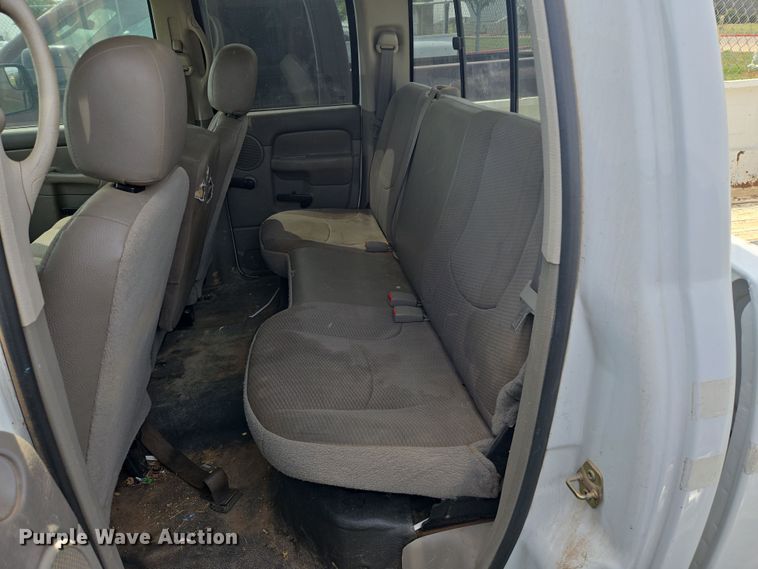 image for item DW8668 2004 Dodge Ram 2500 Quad Cab pickup truck