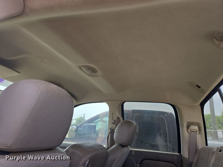 image for item DW8668 2004 Dodge Ram 2500 Quad Cab pickup truck