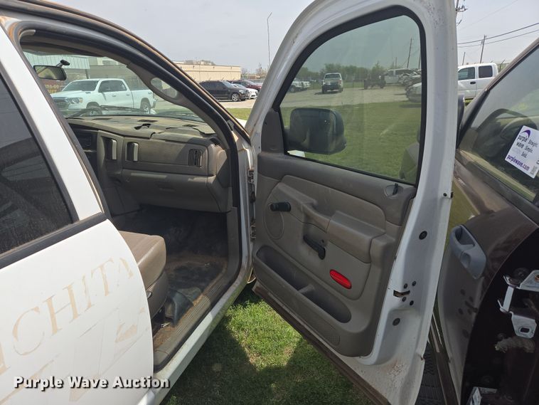 image for item DW8668 2004 Dodge Ram 2500 Quad Cab pickup truck