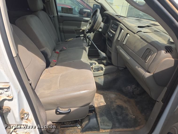 image for item DW8668 2004 Dodge Ram 2500 Quad Cab pickup truck