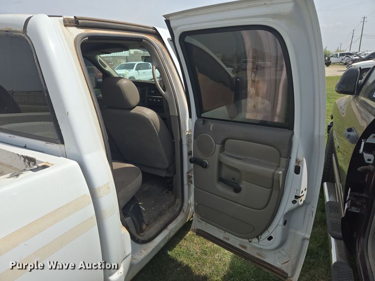 image for item DW8668 2004 Dodge Ram 2500 Quad Cab pickup truck
