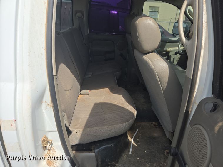 image for item DW8668 2004 Dodge Ram 2500 Quad Cab pickup truck