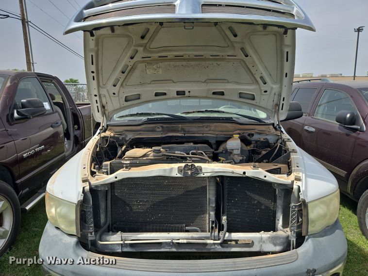 image for item DW8668 2004 Dodge Ram 2500 Quad Cab pickup truck