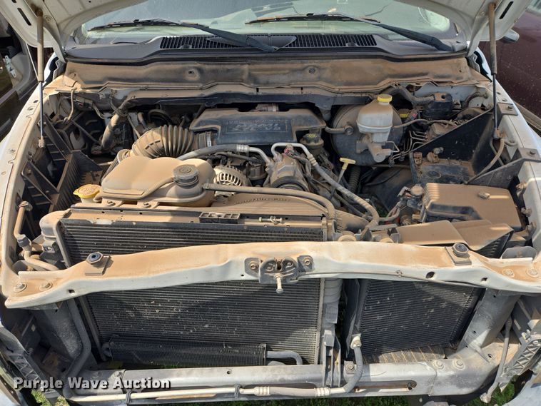 image for item DW8668 2004 Dodge Ram 2500 Quad Cab pickup truck