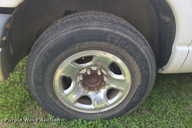 image for item DW8668 2004 Dodge Ram 2500 Quad Cab pickup truck