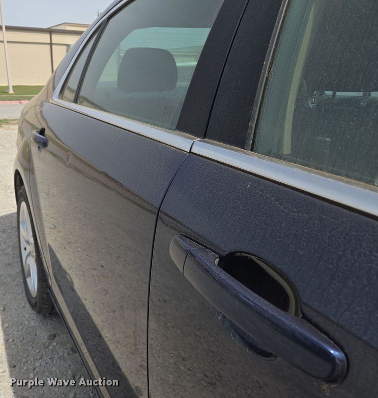 image for item DW8669 2011 Chevrolet Malibu 