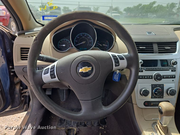 image for item DW8669 2011 Chevrolet Malibu 