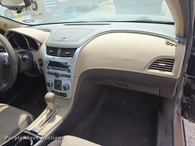 image for item DW8669 2011 Chevrolet Malibu 