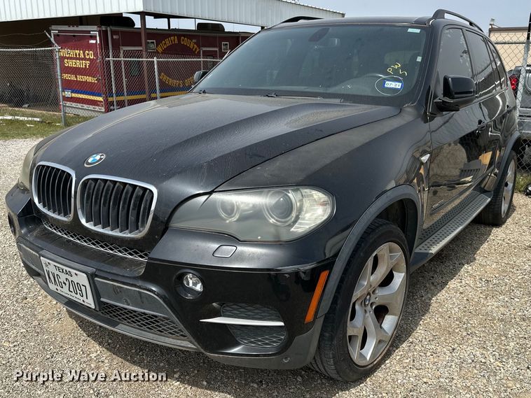 image for item DW8670 2011 BMW X5 SUV