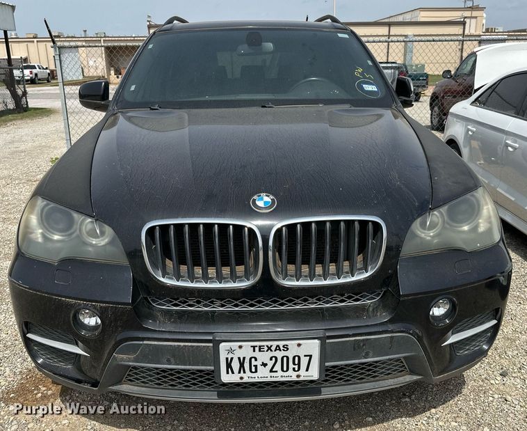 image for item DW8670 2011 BMW X5 SUV