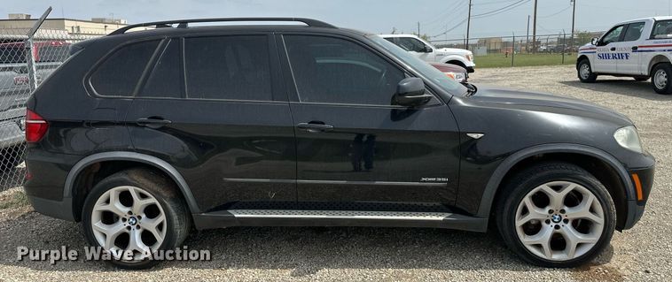 image for item DW8670 2011 BMW X5 SUV