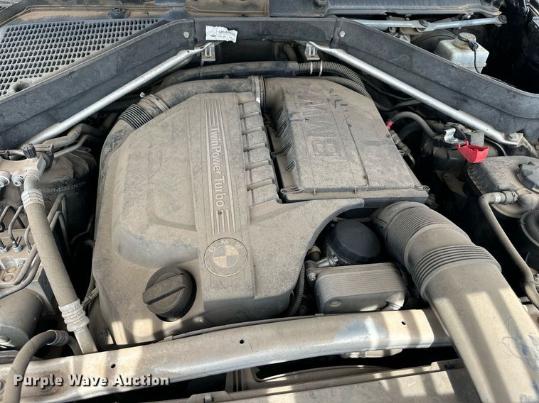 image for item DW8670 2011 BMW X5 SUV