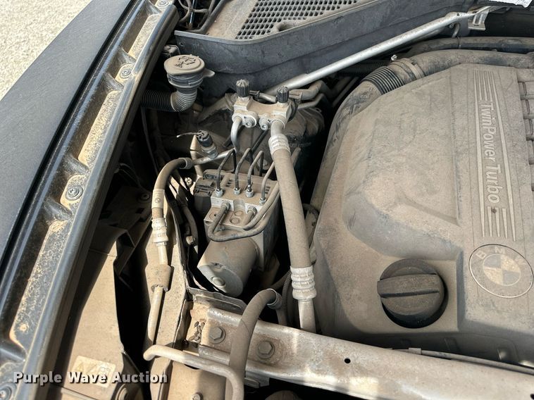 image for item DW8670 2011 BMW X5 SUV