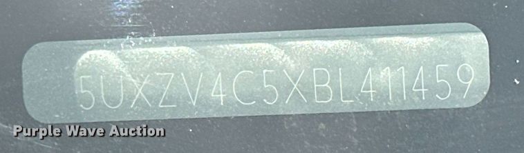 image for item DW8670 2011 BMW X5 SUV